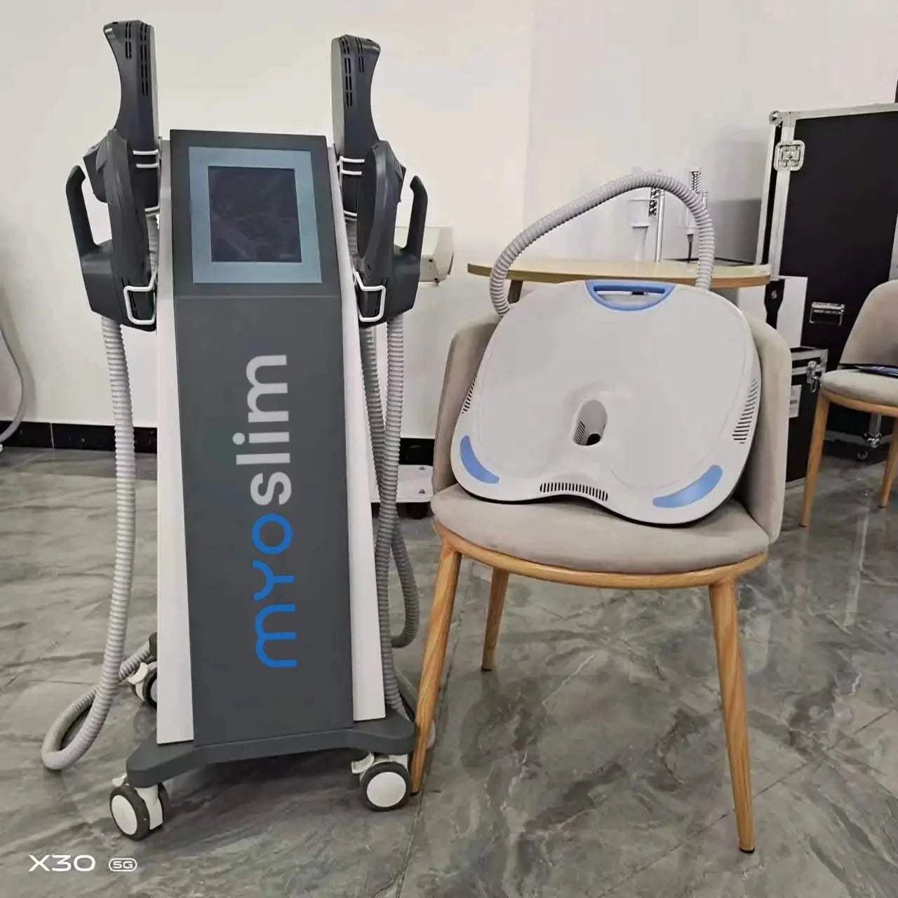 Emszero 6500W Portable RF Muscle Stimulator For Body Slimming
